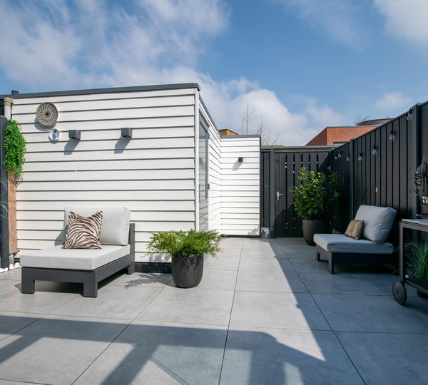 Luxe instapklare 5-kamer eengezinswoning met zonnige achtertuin met moderne overkapping!